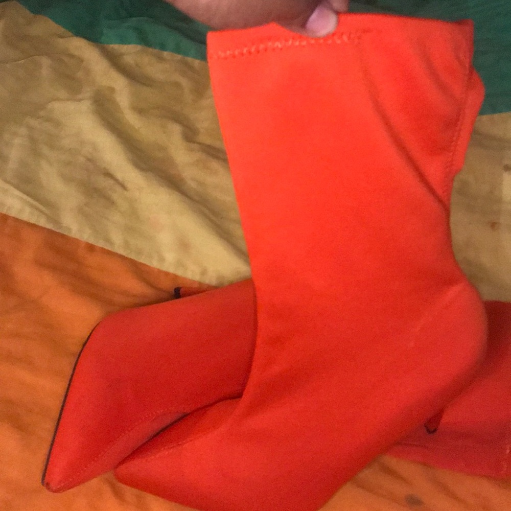 Heels - Picture 2 of 3